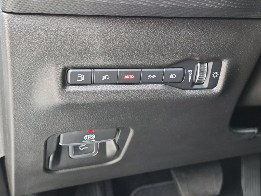 Used 2026 Jeep Cherokee Limited AWD/4WD image 17