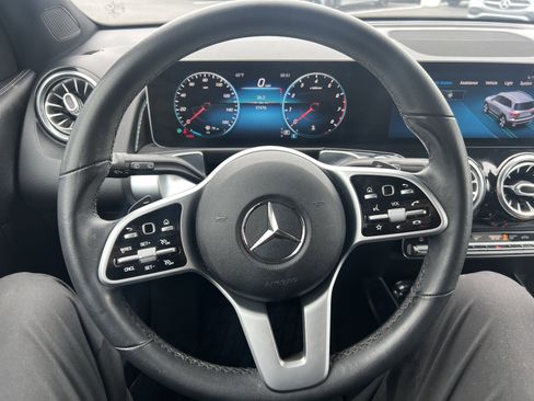 Certified 2021 Mercedes-Benz GLB 250 250 w/ Premium Package image 18