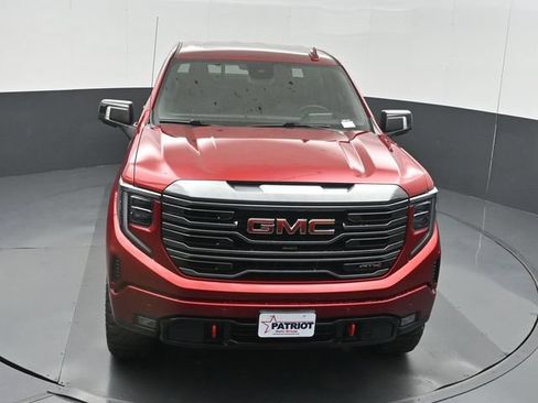 Used 2024 GMC Sierra 1500 AT4 w/ Technology Package AWD/4WD image 44