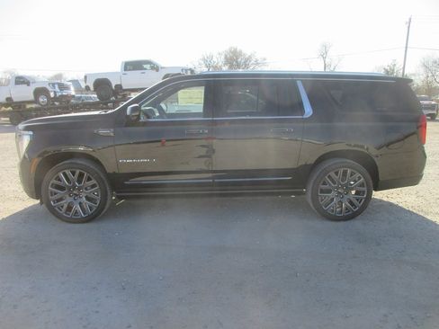 New 2026 GMC Yukon XL Denali Ultimate image 8