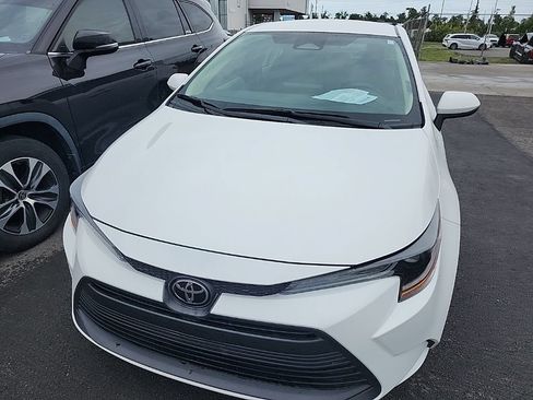 Used 2026 Toyota Corolla LE FWD image 12