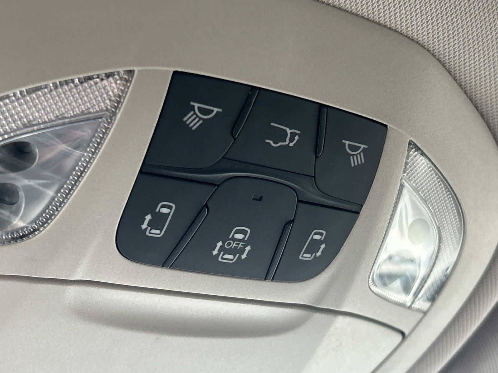 Used 2024 Chrysler Pacifica Touring-L FWD image 36