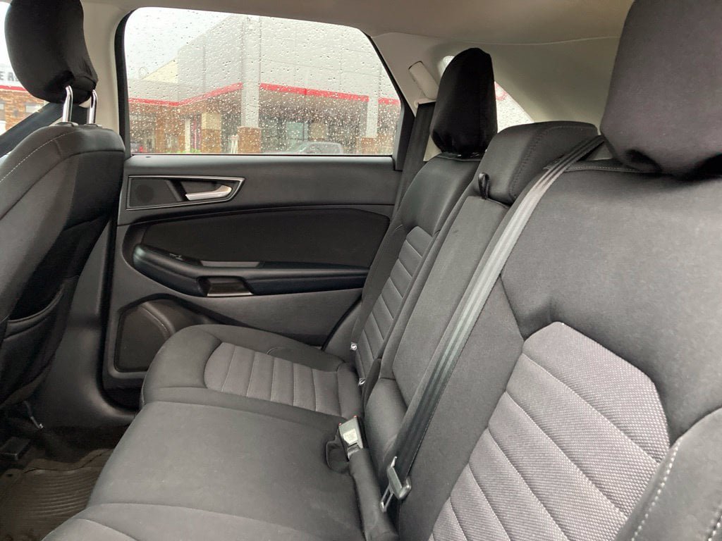Used 2017 Ford Edge SE FWD image 10