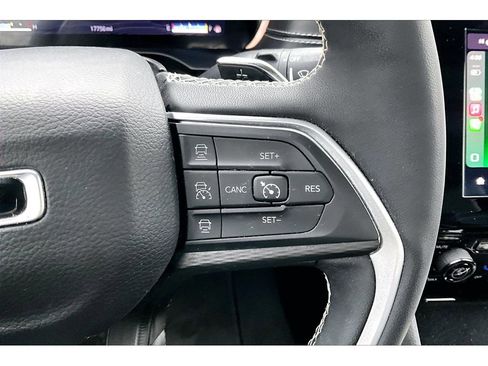 Used 2024 Jeep Grand Cherokee Altitude image 26