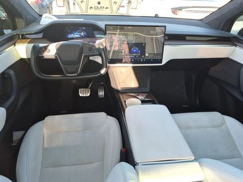 Used 2021 Tesla Model X Long Range image 2