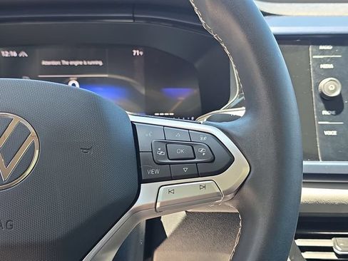 Certified 2023 Volkswagen Taos SE w/ Panoramic Sunroof Package AWD/4WD image 19