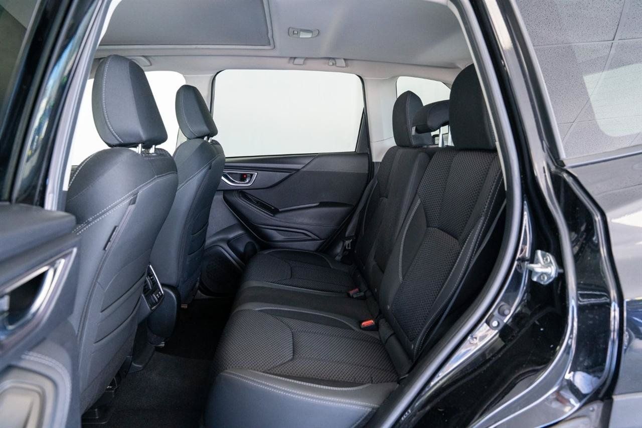 Used 2024 Subaru Forester Premium AWD/4WD image 12