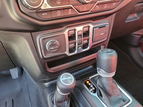 Certified 2021 Jeep Wrangler Unlimited Sport AWD/4WD image 19