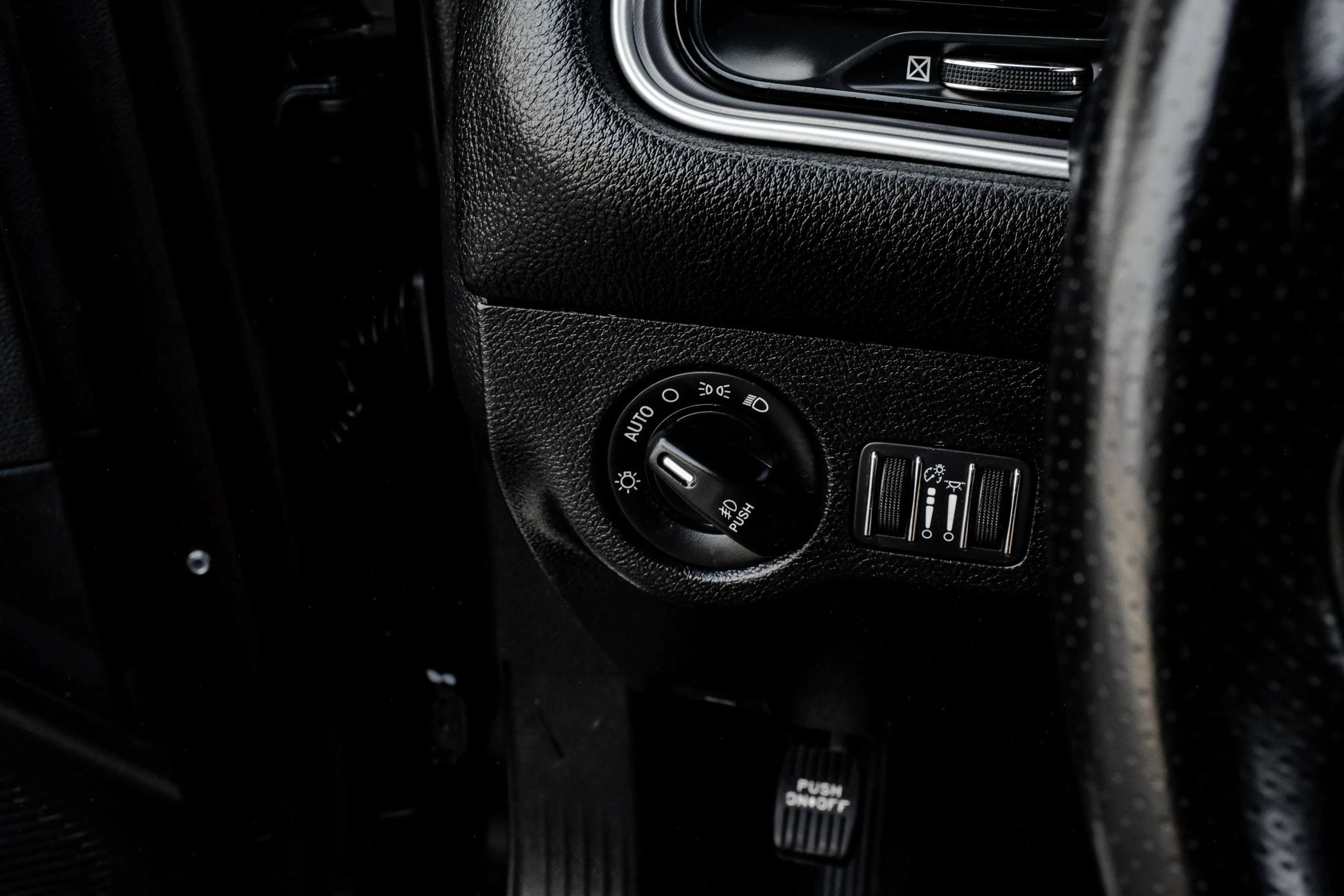 Used 2019 Dodge Challenger R/T RWD image 32