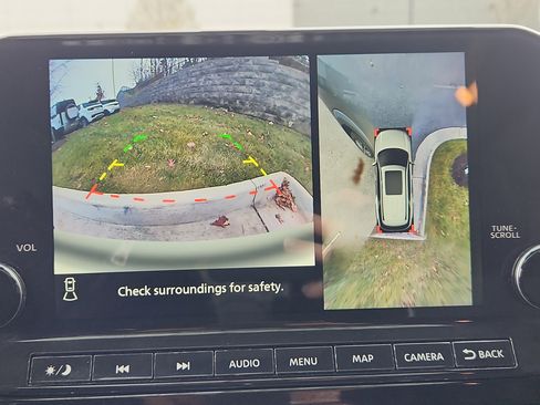 Used 2022 Nissan Pathfinder SL w/ SL Premium Package image 23