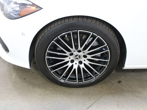 Used 2025 Mercedes-Benz C 300 4MATIC Sedan image 30
