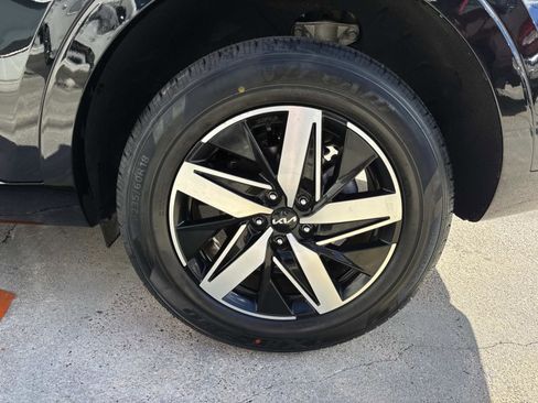 Used 2022 Kia Sorento S image 4