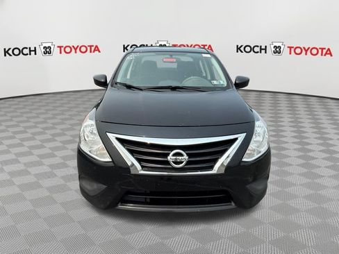 Used 2015 Nissan Versa SV FWD image 2