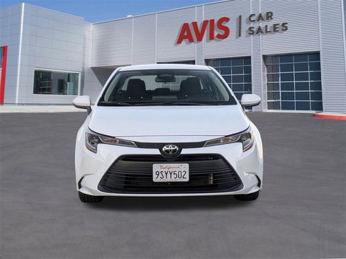 Used 2025 Toyota Corolla LE image 2
