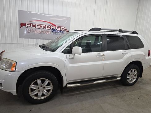 Used 2011 Mitsubishi Endeavor LS image 2