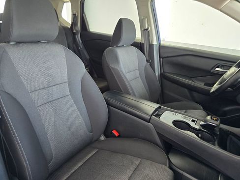 Used 2025 Nissan Rogue SV FWD image 7