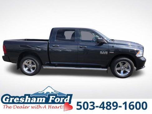 Used 2017 RAM 1500 Express AWD/4WD image 12