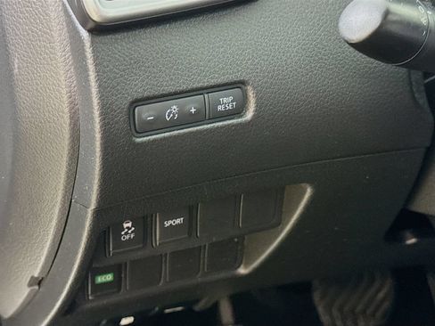 Used 2016 Nissan Rogue S w/ Appearance Package FWD image 11