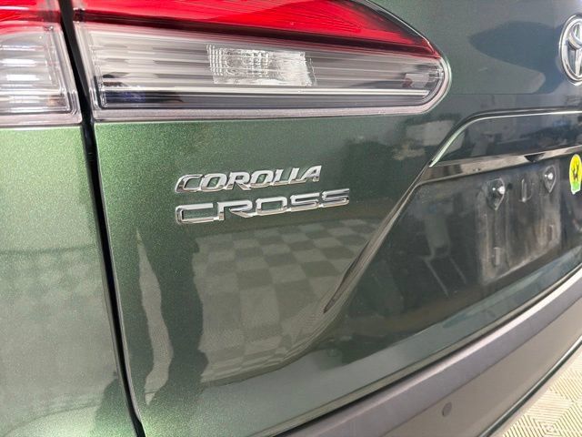 Used 2024 Toyota Corolla Cross XLE w/ Convenience Package AWD/4WD image 34