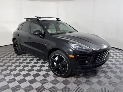 Certified 2021 Porsche Macan Turbo AWD/4WD image 7