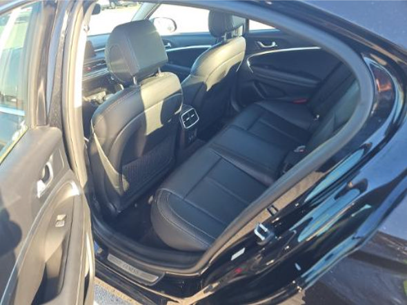 Used 2025 Genesis G70 2.5T RWD image 7