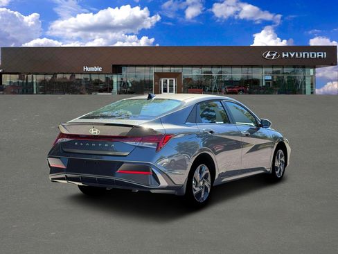 New 2026 Hyundai Elantra SEL Sport Premium FWD image 7