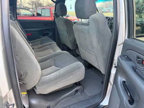 Used 2004 Chevrolet Avalanche LS image 19