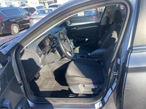 Used 2024 Volkswagen Jetta S image 4