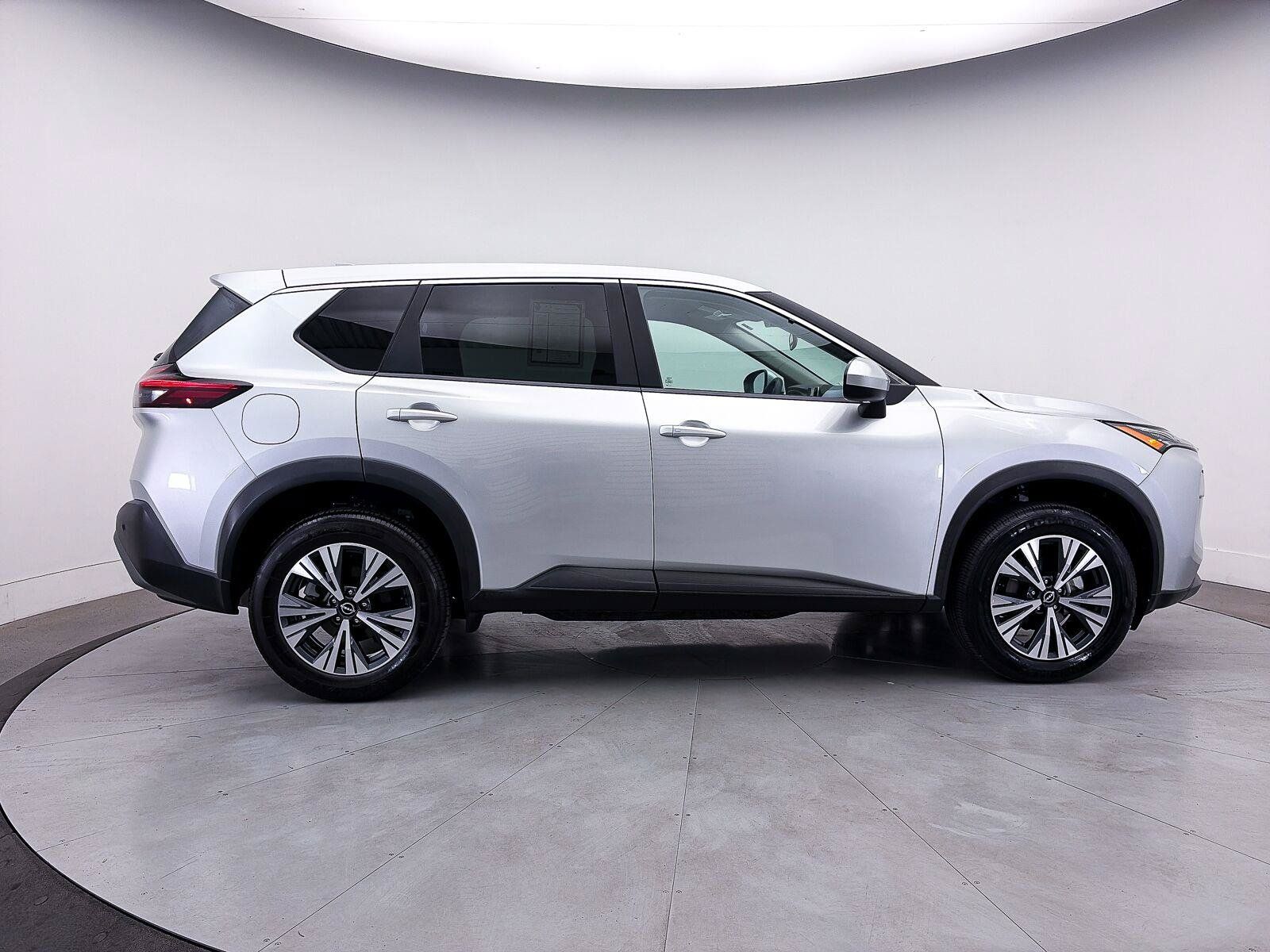 Used 2023 Nissan Rogue SV FWD image 39