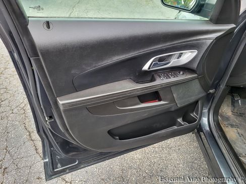 Used 2017 Chevrolet Equinox LS image 24