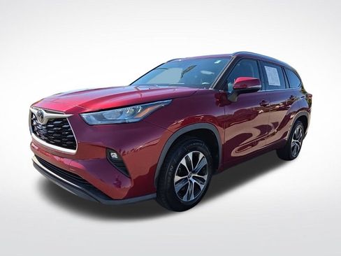 Used 2020 Toyota Highlander XLE FWD image 8
