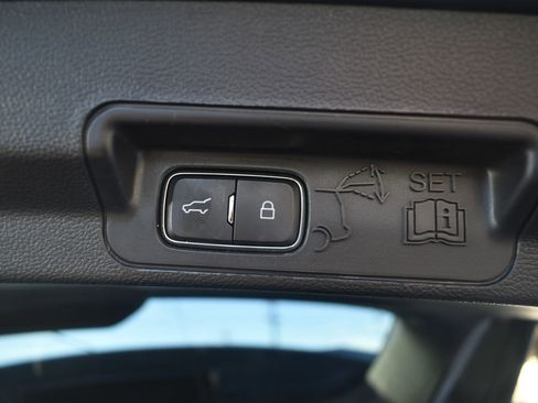 Used 2020 Ford Explorer Limited image 14