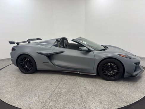 Used 2024 Chevrolet Corvette Z06 w/ Stealth Interior Trim Package image 17