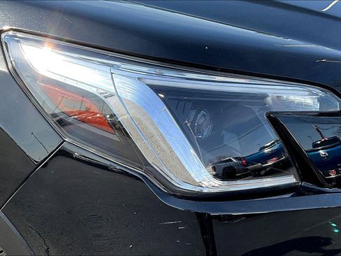 Used 2023 Subaru Forester Premium image 33