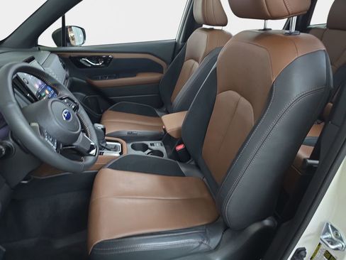 Used 2025 Subaru Forester Touring image 18