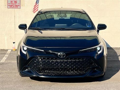 Used 2023 Toyota Corolla SE FWD image 2