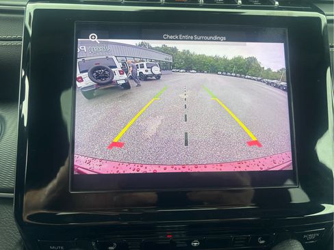 Used 2023 Jeep Grand Cherokee Altitude AWD/4WD image 18