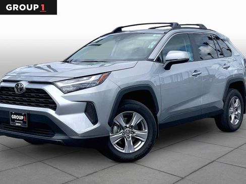 Used 2025 Toyota RAV4 XLE w/ Convenience Package FWD image 1