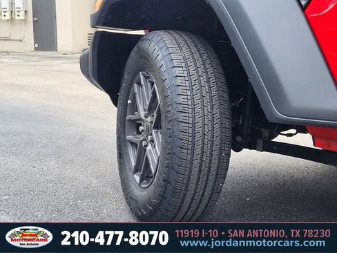 Used 2025 Jeep Wrangler Unlimited Sport AWD/4WD image 31