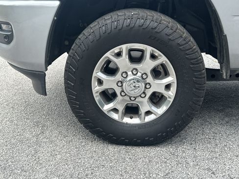 Used 2024 RAM 2500 Laramie w/ Safety Group AWD/4WD image 11
