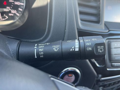 Used 2019 Nissan Pathfinder SV AWD/4WD image 25