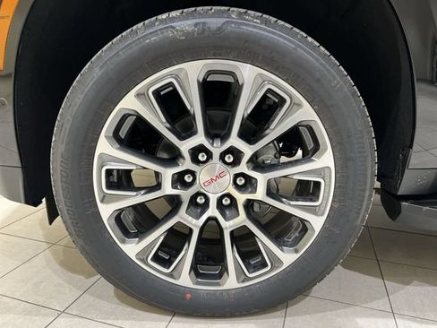New 2026 GMC Yukon Denali w/ LPO, Floor Liner Package AWD/4WD image 30