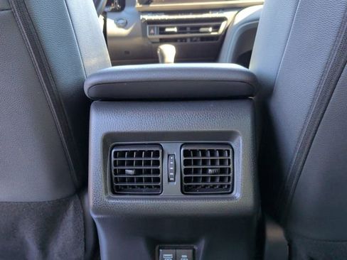 Used 2025 Toyota Camry SE w/ Convenience Package FWD image 27