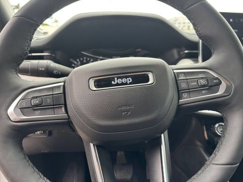 Used 2025 Jeep Compass Limited AWD/4WD image 24