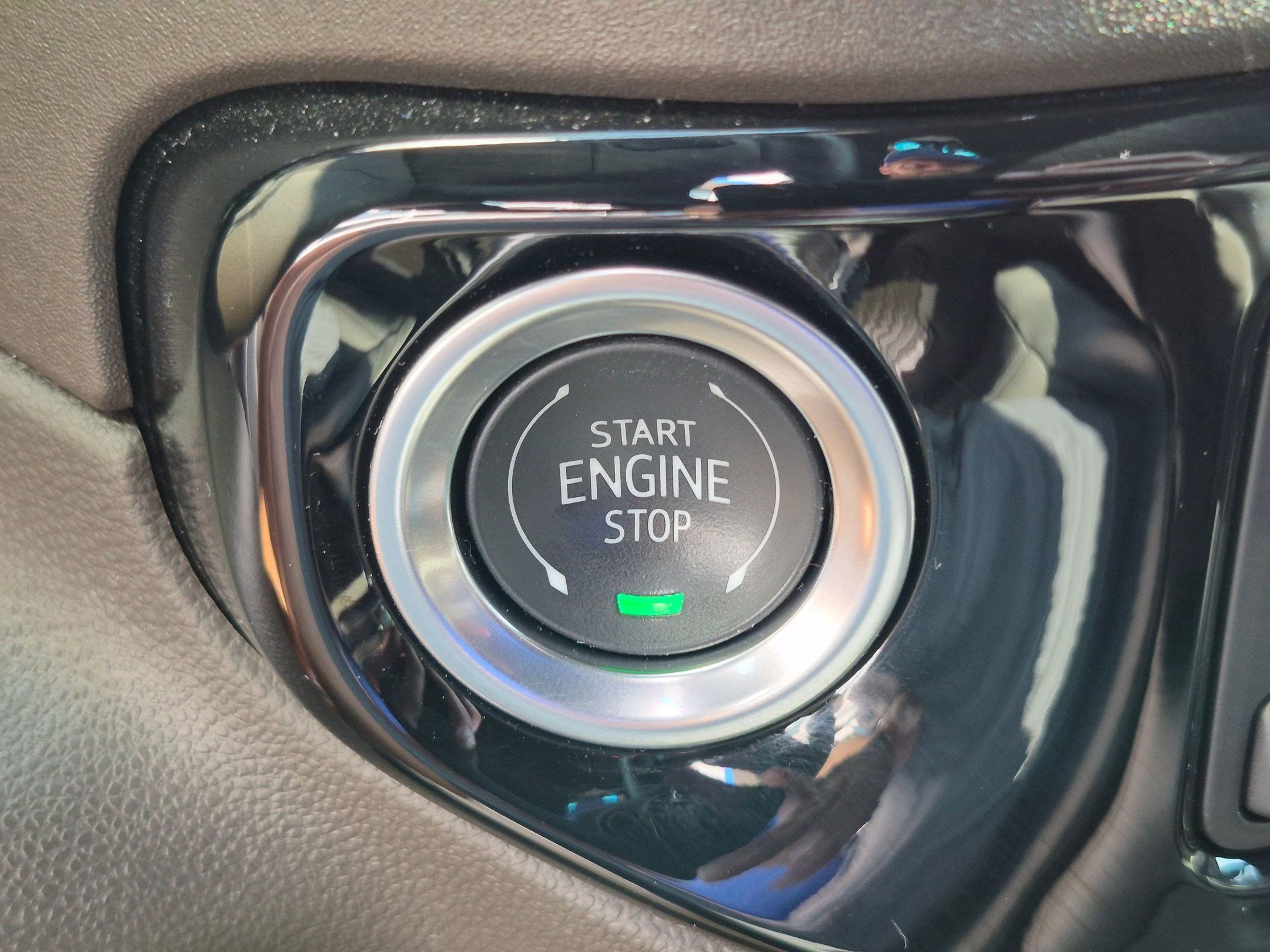 Used 2025 Chevrolet Silverado 3500 LTZ AWD/4WD image 19