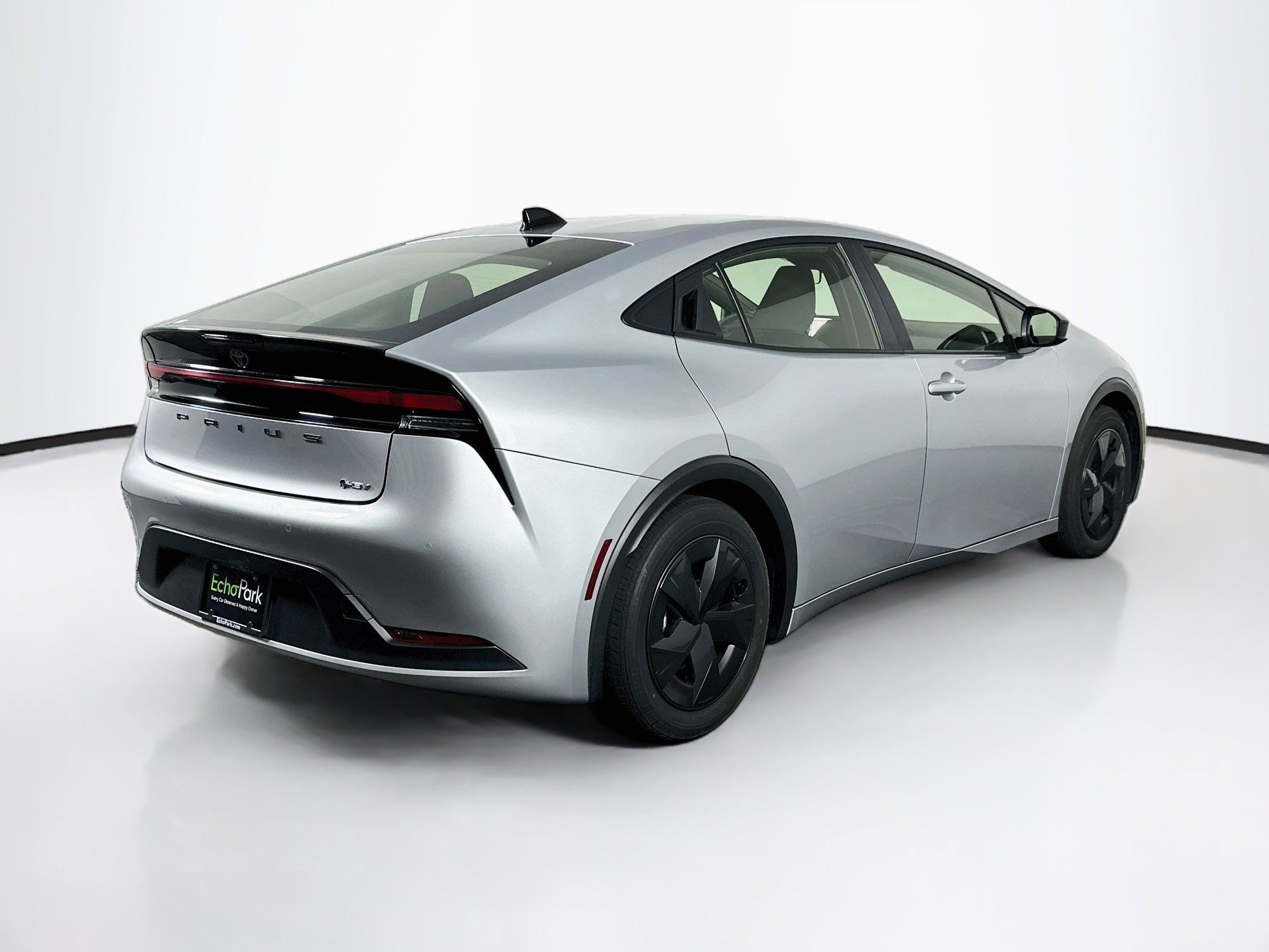 Used 2026 Toyota Prius LE FWD image 9