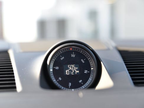 Certified 2023 Porsche Cayenne Platinum Edition image 16