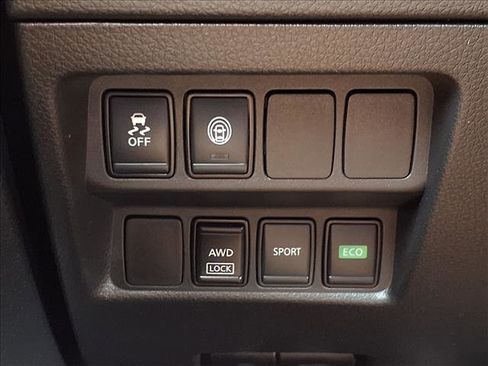 Used 2021 Nissan Rogue Sport S image 22