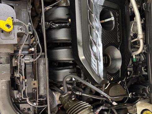 Used 2019 Ford EcoSport SE w/ SE Convenience Package image 40