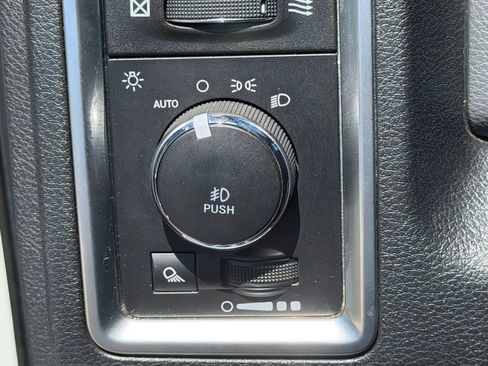 Used 2018 RAM 1500 Big Horn AWD/4WD image 19